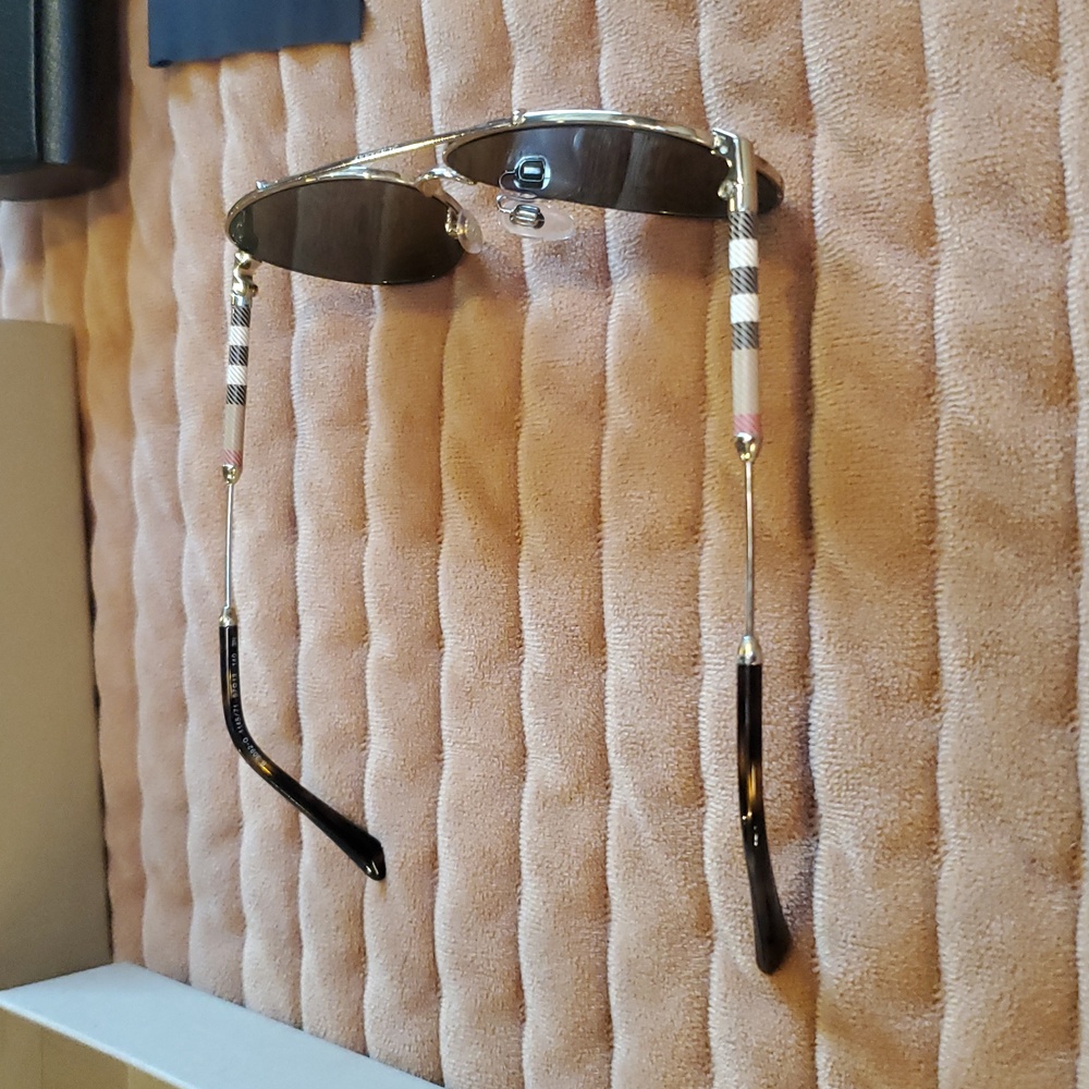Burberry Black Sunglasses with Case and Cloth - Picture 5 of 5